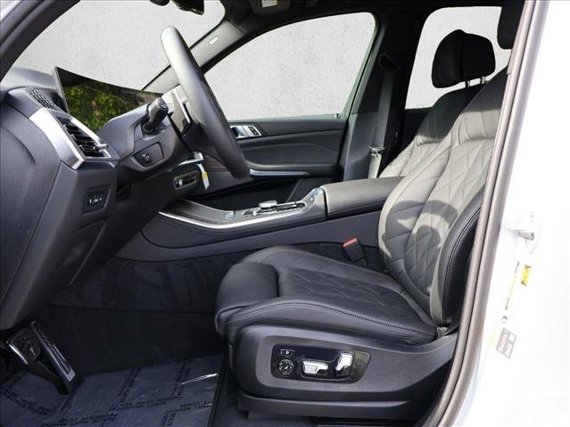 New 2026 BMW X5 xDrive50e w/ M Sport Package AWD/4WD image 4