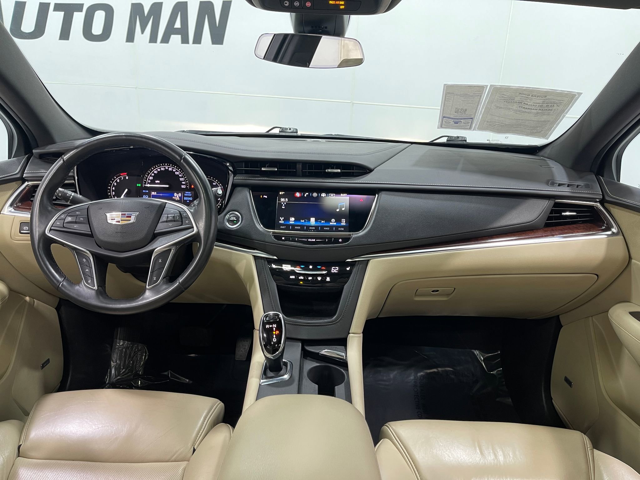 Used 2017 Cadillac XT5 Luxury w/ Driver Awareness Package image 19