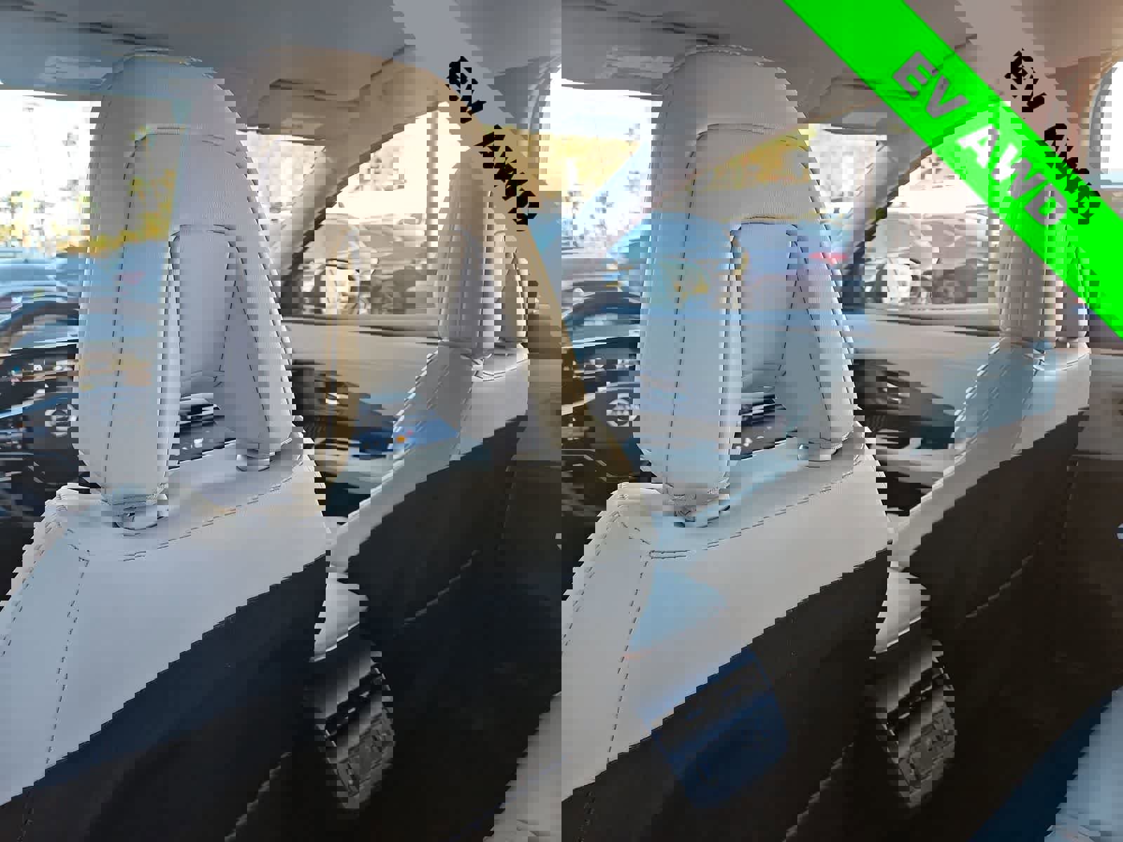 Used 2023 Nissan Ariya AWD image 16