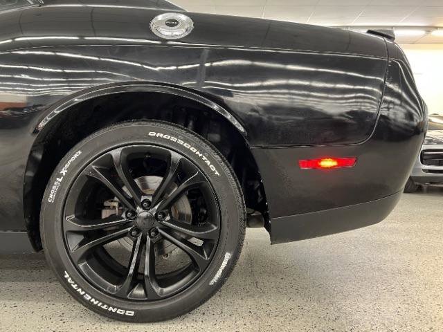 Used 2020 Dodge Challenger SXT RWD image 30