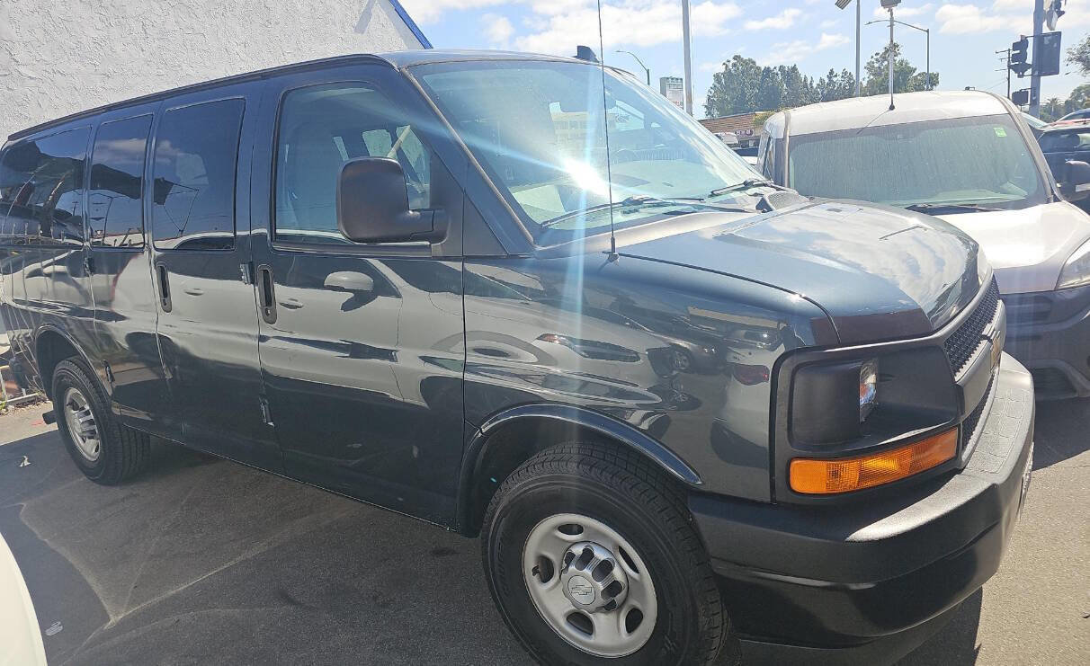 Used 2017 Chevrolet Express 2500 LS image 1