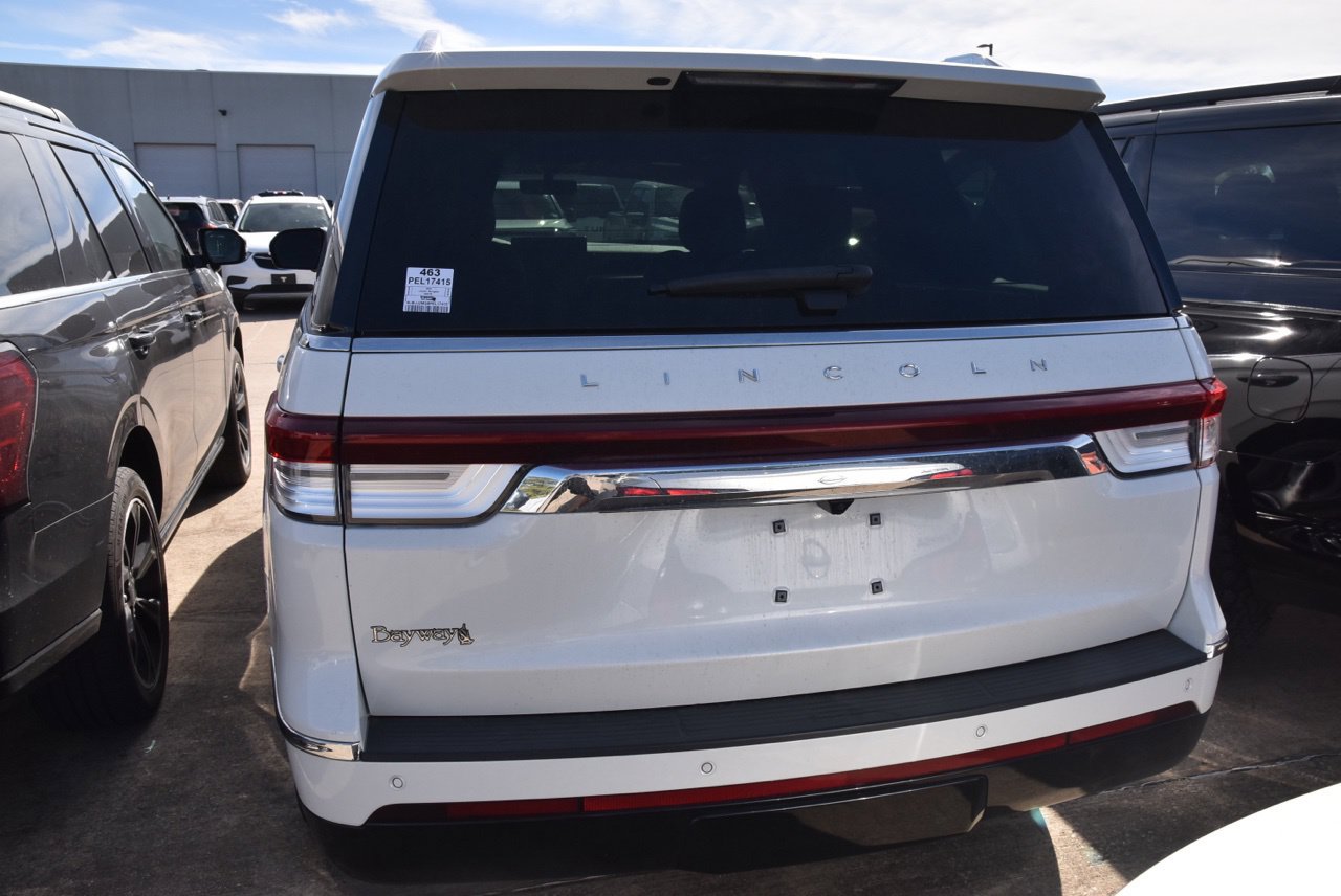 Used 2023 Lincoln Navigator 2WD image 6