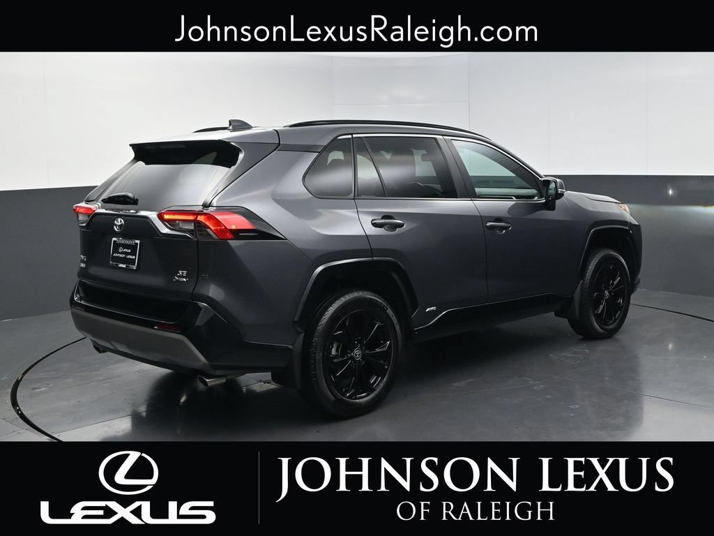 Used 2025 Toyota RAV4 SE AWD/4WD image 9