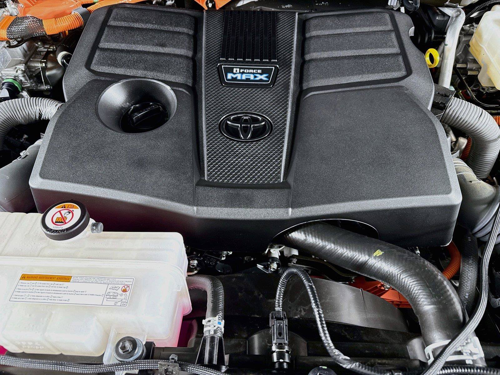 Used 2025 Toyota Tundra Limited AWD/4WD image 45