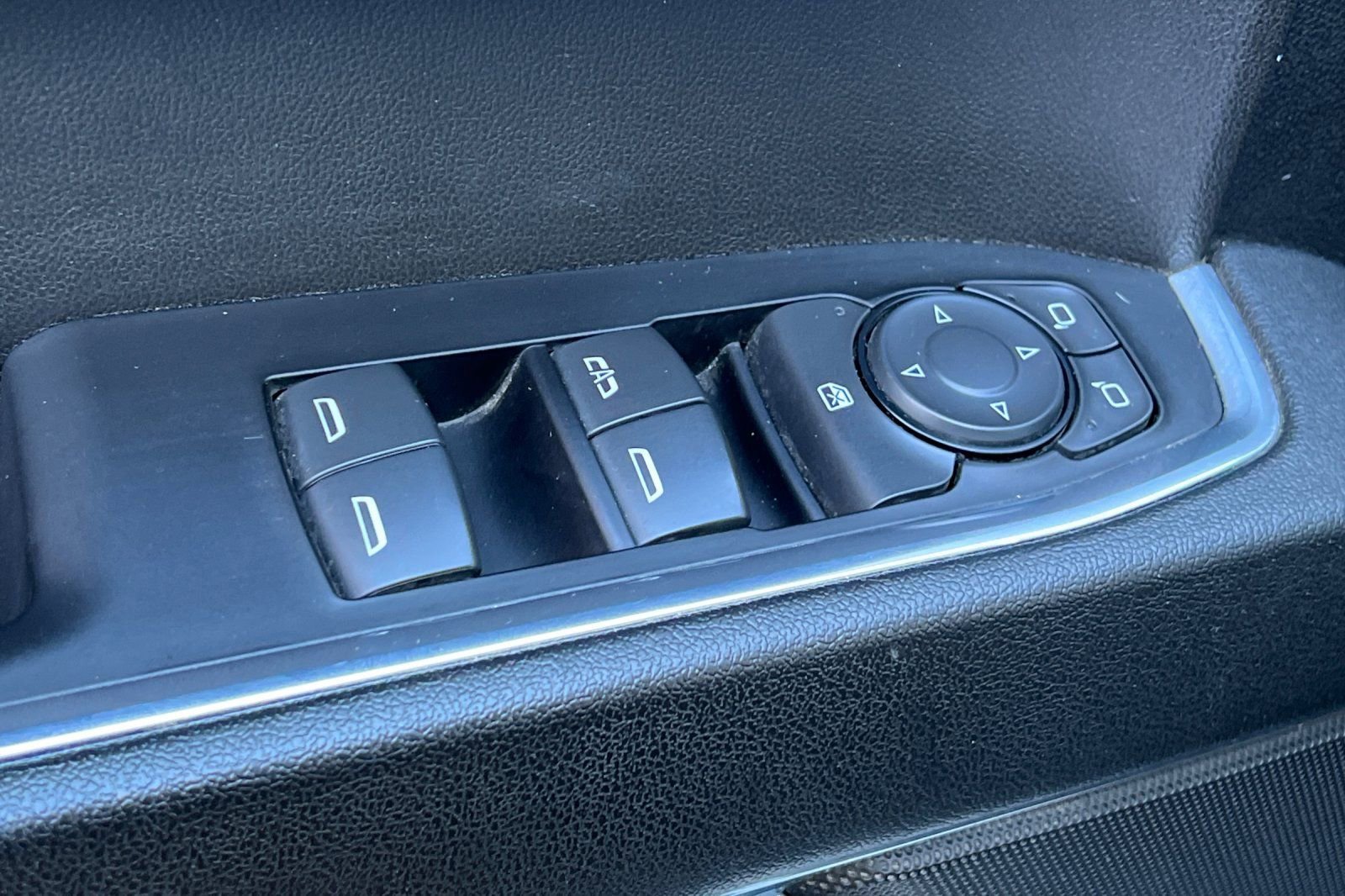 Used 2024 Chevrolet Silverado 1500 LT w/ Protection Package image 14