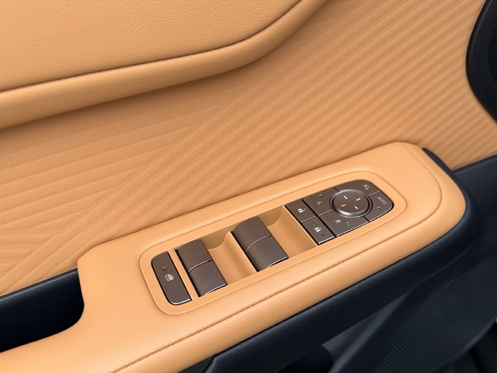 New 2026 Lexus ES 350h AWD image 13