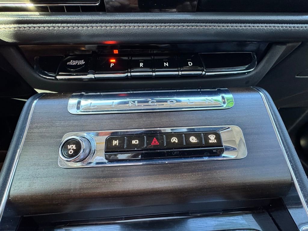 Used 2025 Lincoln Aviator Reserve w/ Equipment Group 201A image 24