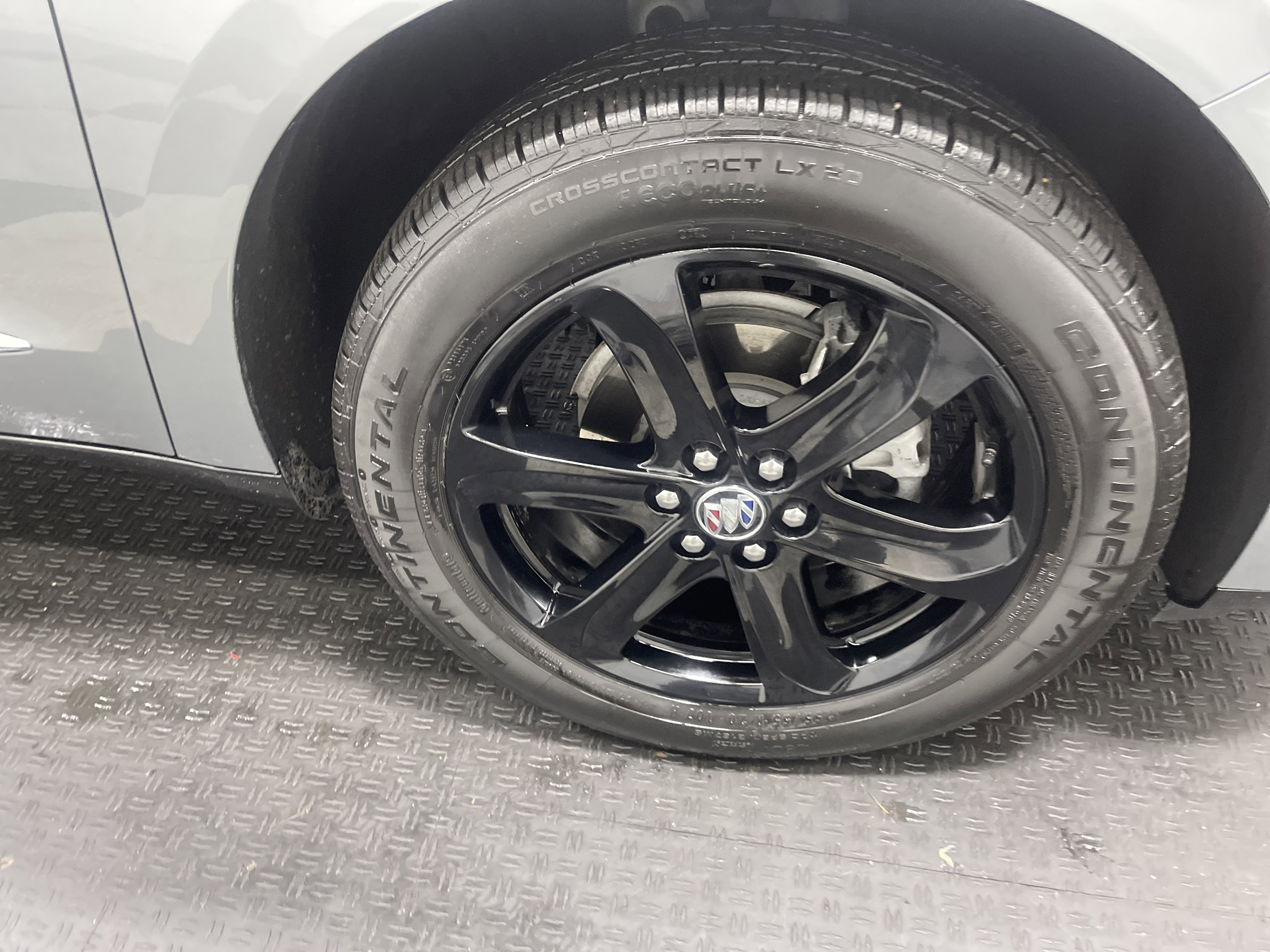 Used 2024 Buick Enclave Essence w/ Sport Touring Edition image 29