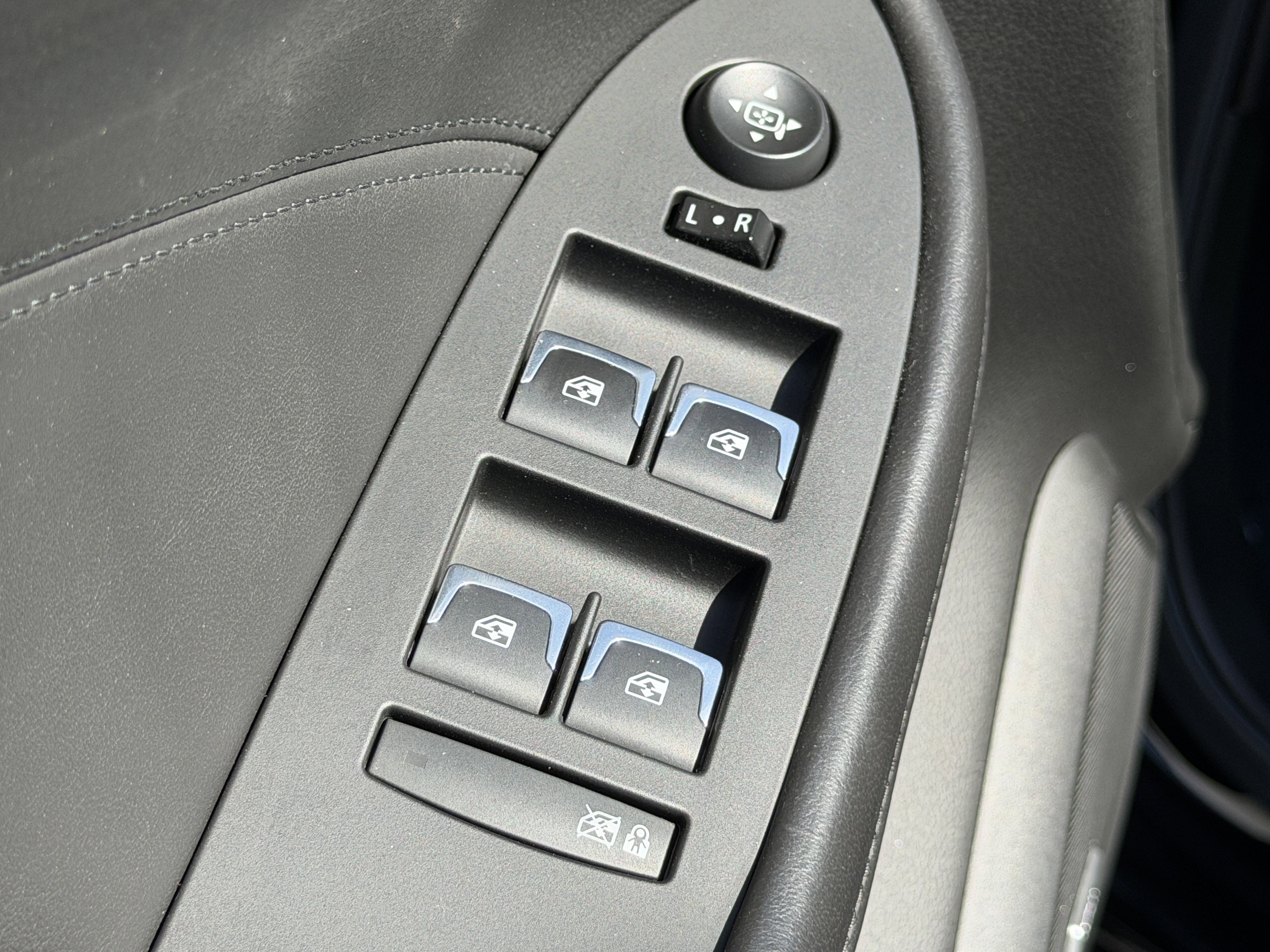 Used 2019 Cadillac CTS V w/ Luxury Package RWD image 14