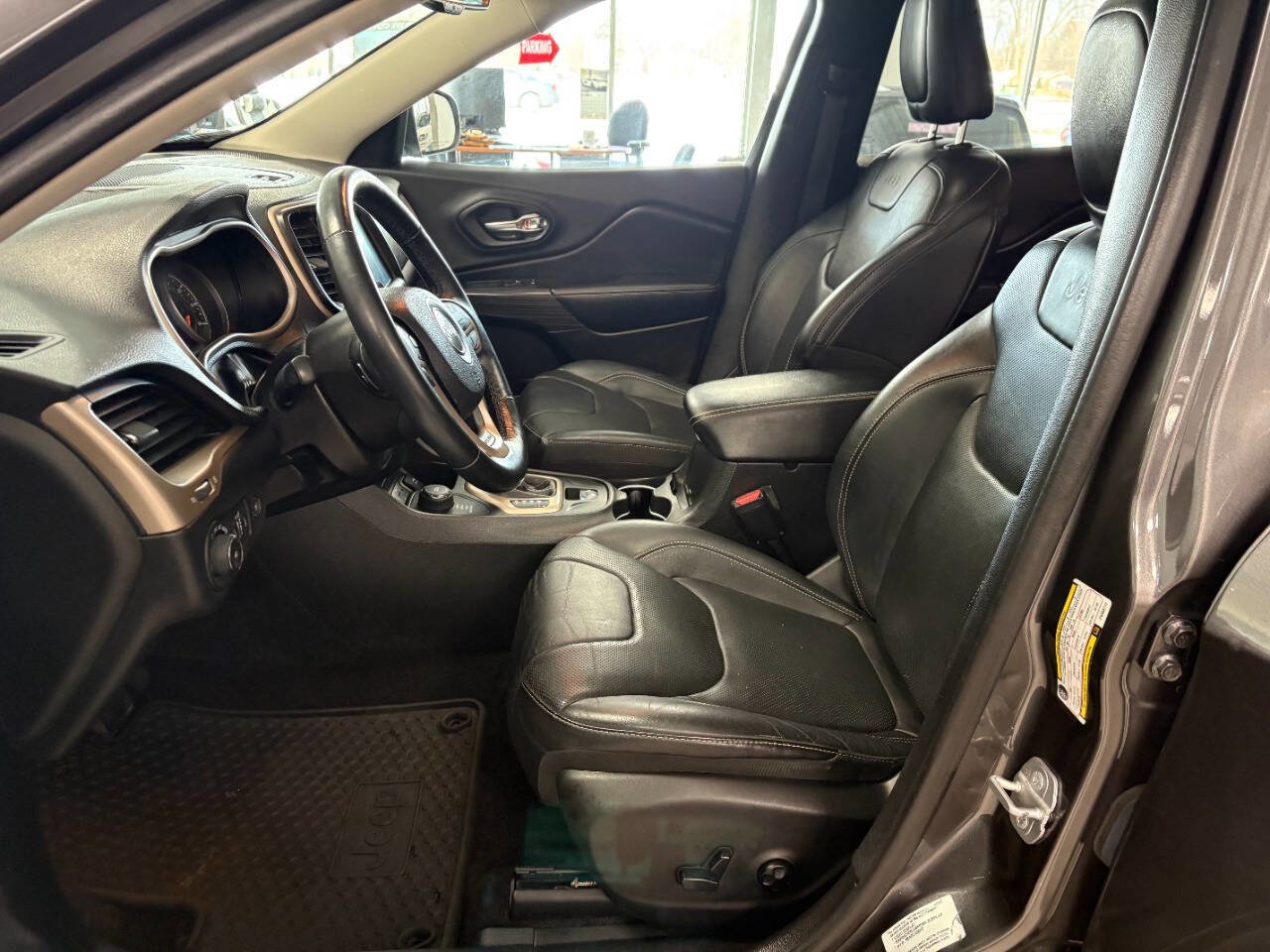 Used 2015 Jeep Cherokee Limited w/ Luxury Group image 15