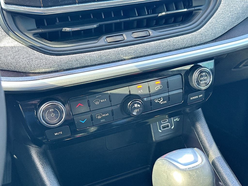 Used 2022 Jeep Compass Latitude image 14