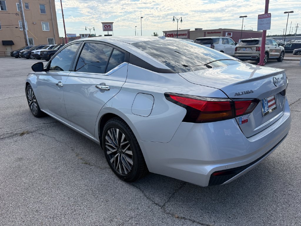 Used 2023 Nissan Altima 2.5 SV FWD image 20