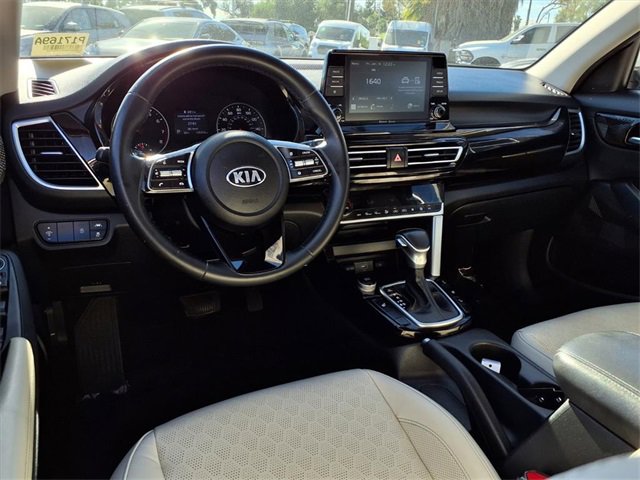 Used 2021 Kia Seltos EX image 11
