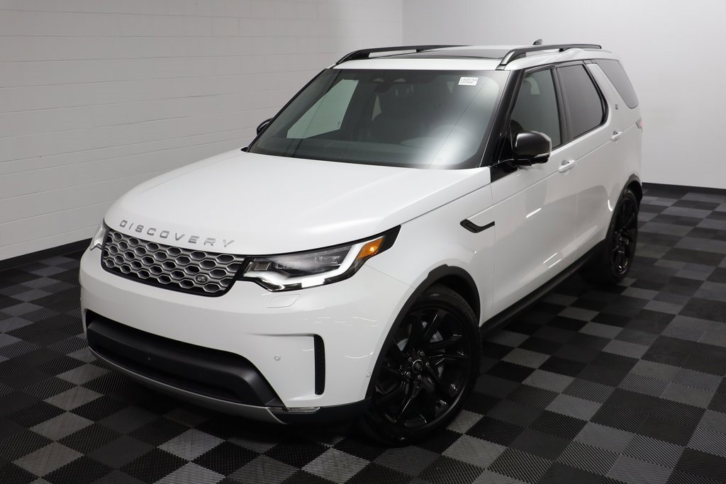 New 2025 Land Rover Discovery S image 3