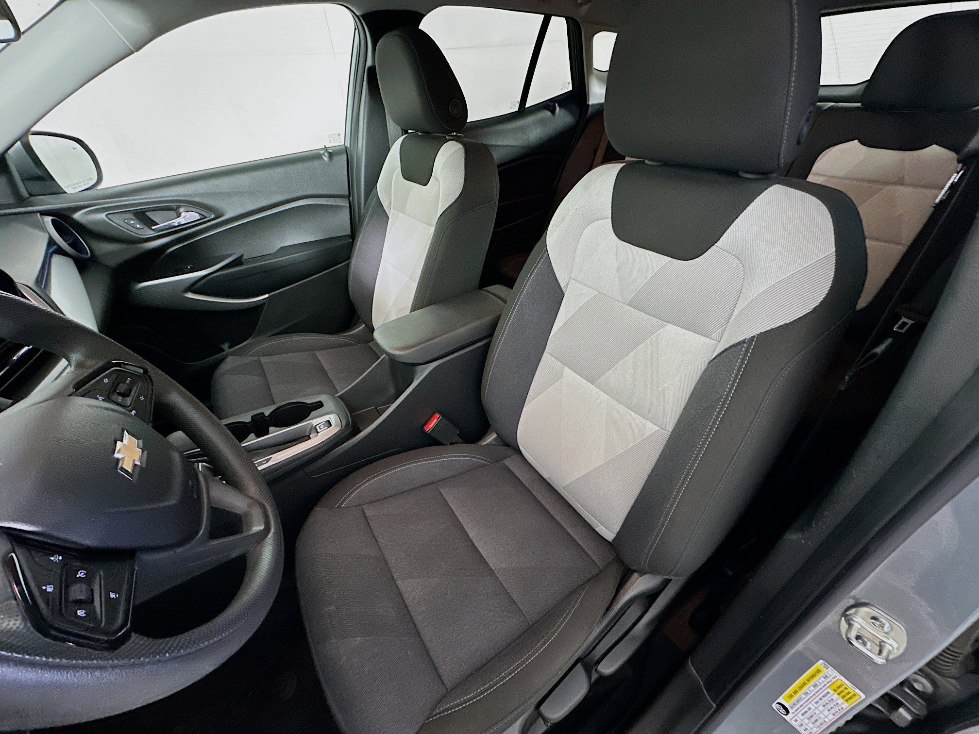 Used 2025 Chevrolet Trax LS w/ LS Convenience Package image 13