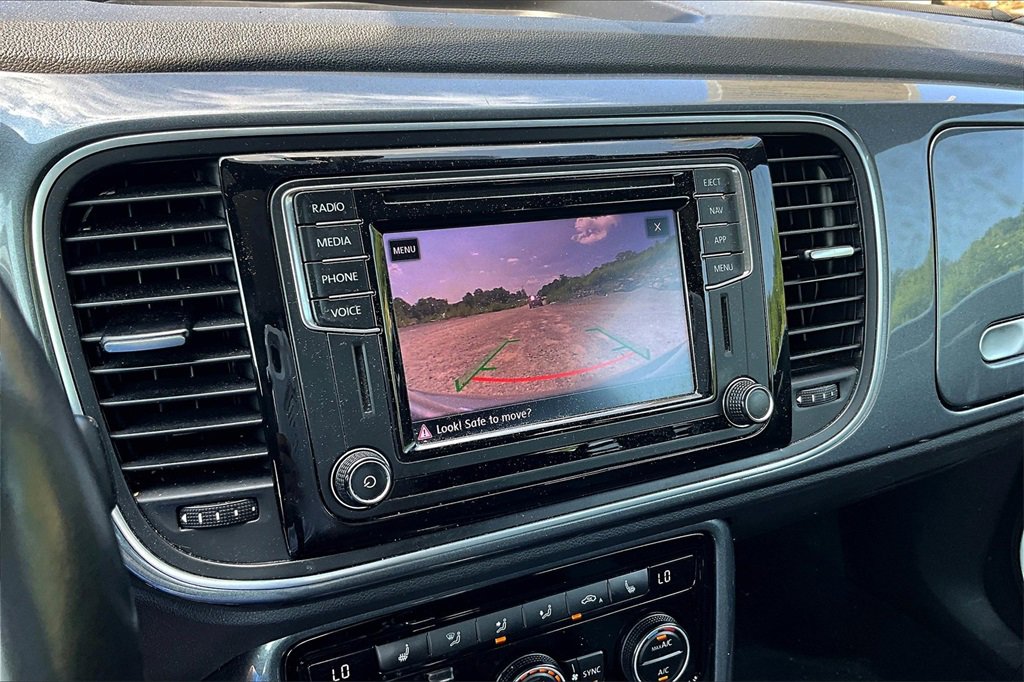 Used 2019 Volkswagen Beetle 2.0T SE image 18