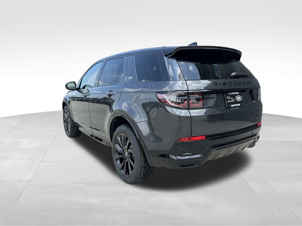 New 2024 Land Rover Discovery Sport Dynamic SE image 5