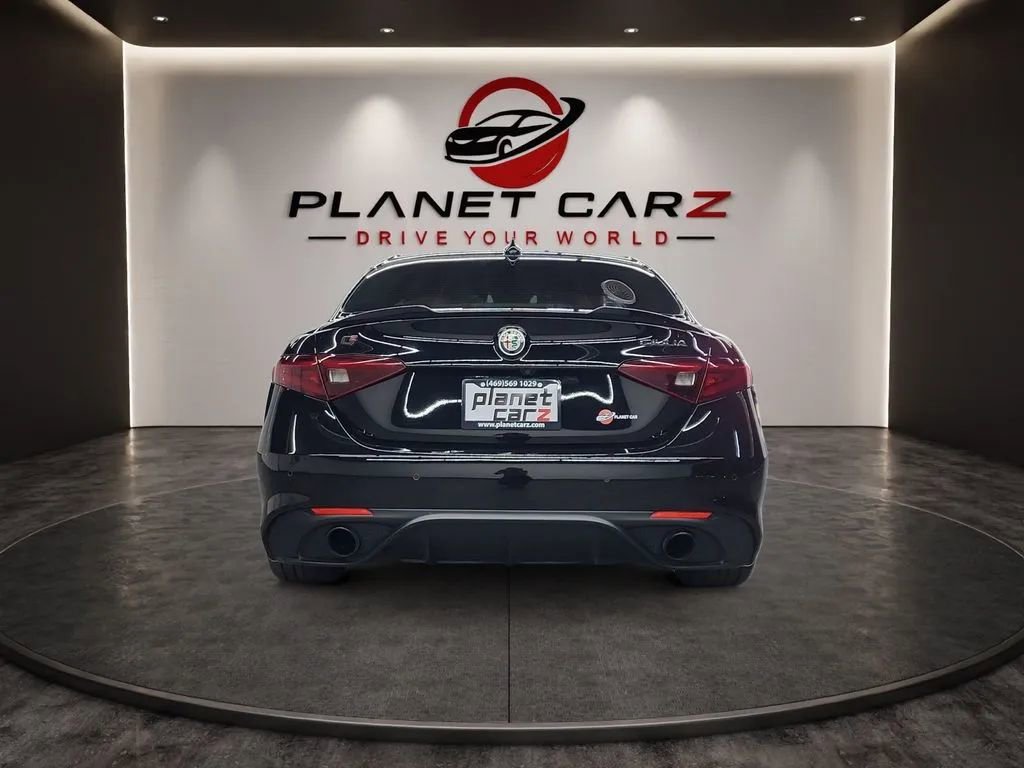 Used 2019 Alfa Romeo Giulia Ti Sport w/ Quick Order Package 22U Sport RWD image 4