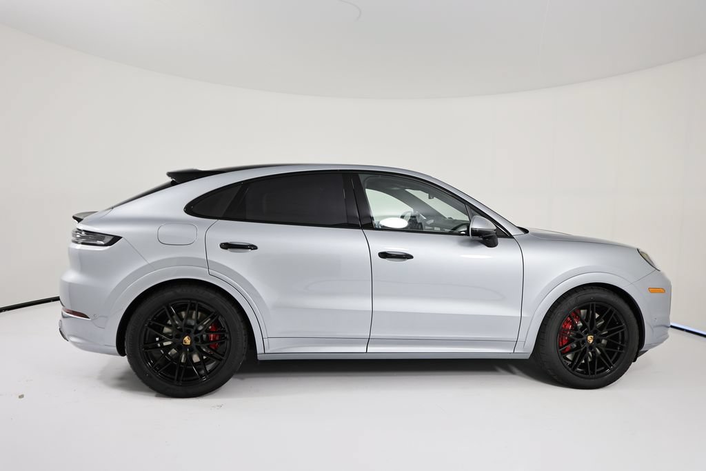 New 2026 Porsche Cayenne GTS AWD/4WD image 8