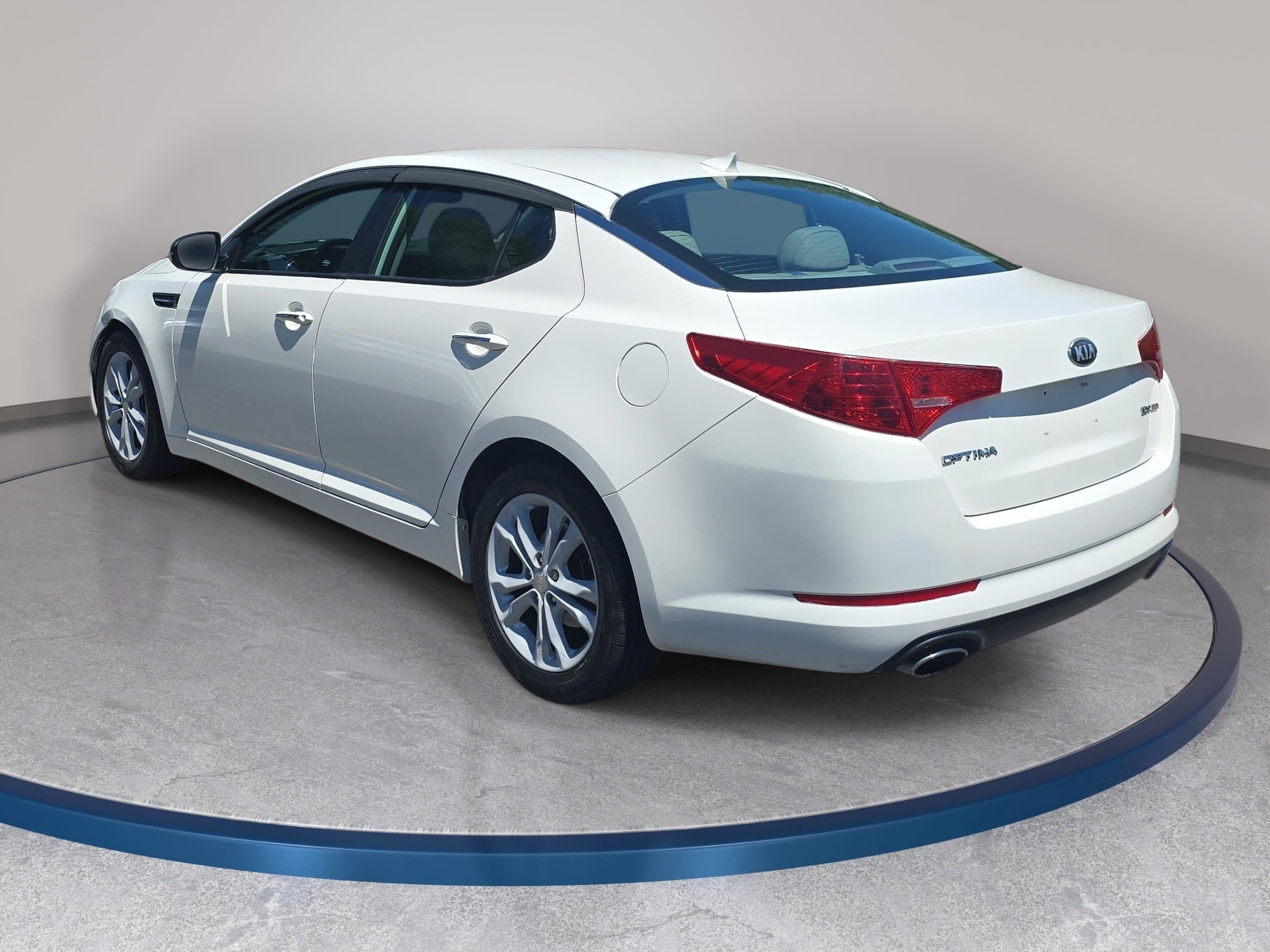 Used 2013 Kia Optima EX FWD image 7