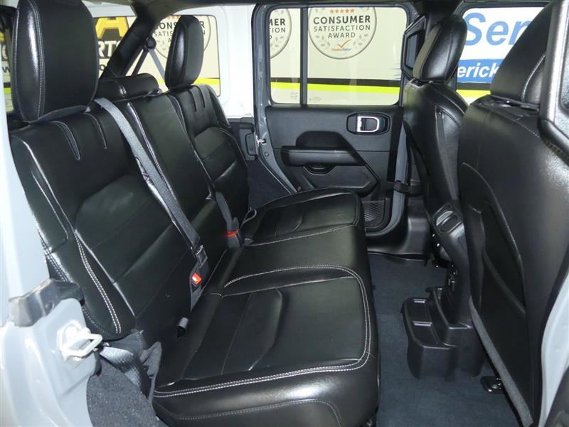 Used 2022 Jeep Wrangler Unlimited Sahara image 25