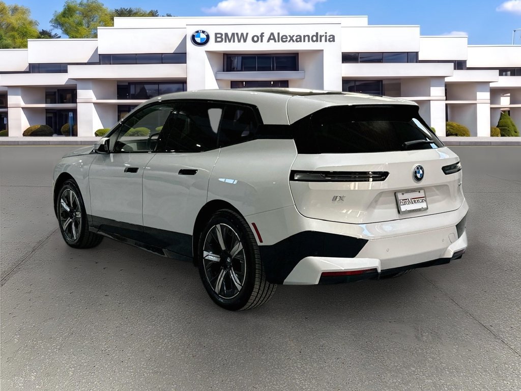 Certified 2024 BMW iX xDrive50 w/ Sport Package AWD/4WD image 7