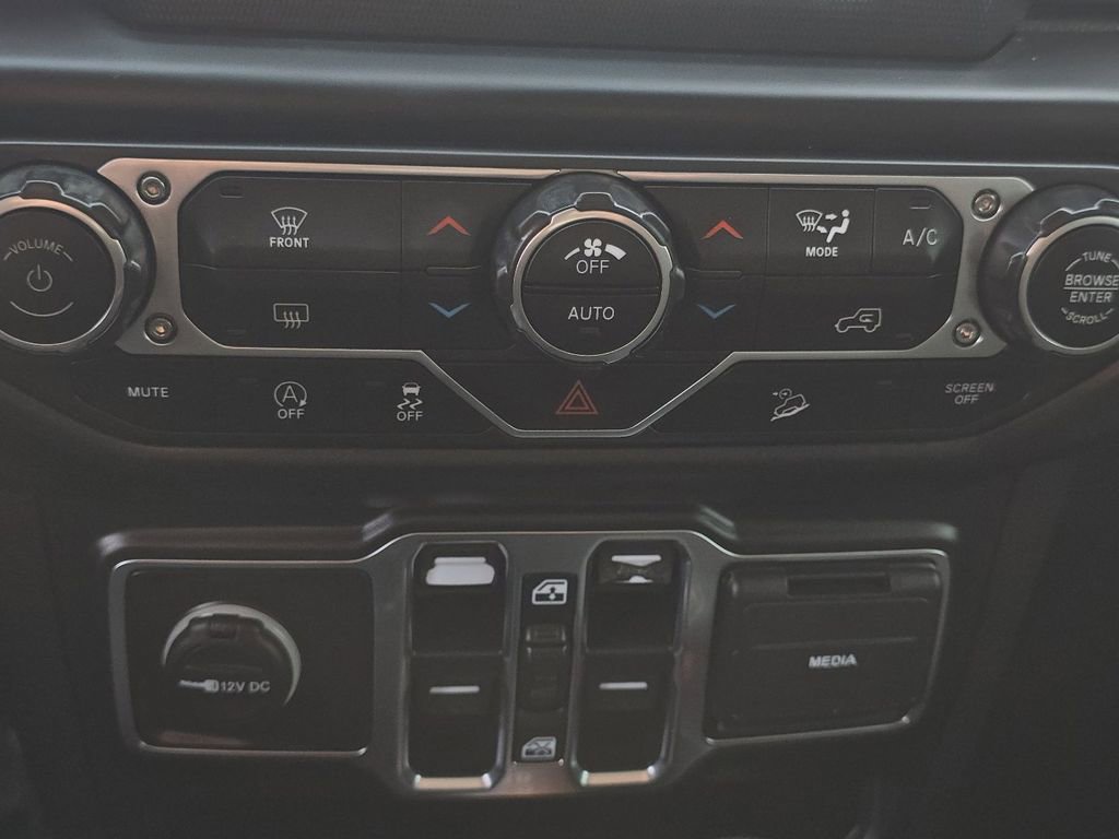 Used 2019 Jeep Wrangler Unlimited Sport S image 28