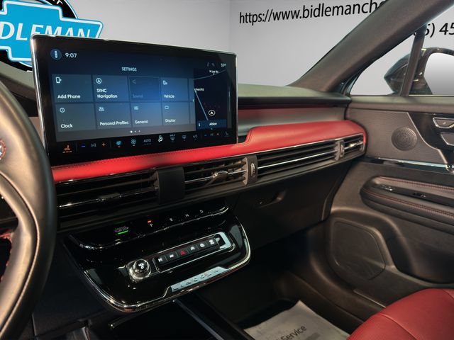 Used 2025 Lincoln Corsair Reserve AWD/4WD image 20