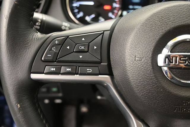Used 2017 Nissan Rogue SV AWD/4WD image 7