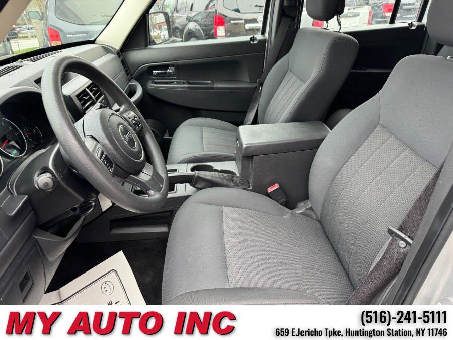 Used 2011 Jeep Liberty Sport image 22