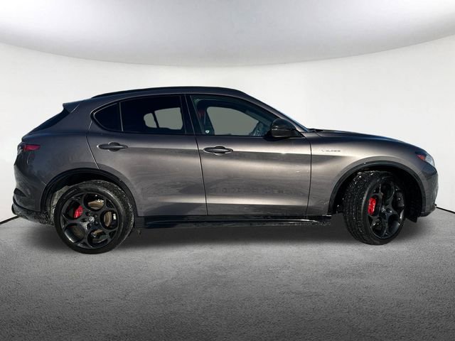 Used 2024 Alfa Romeo Stelvio Veloce image 18