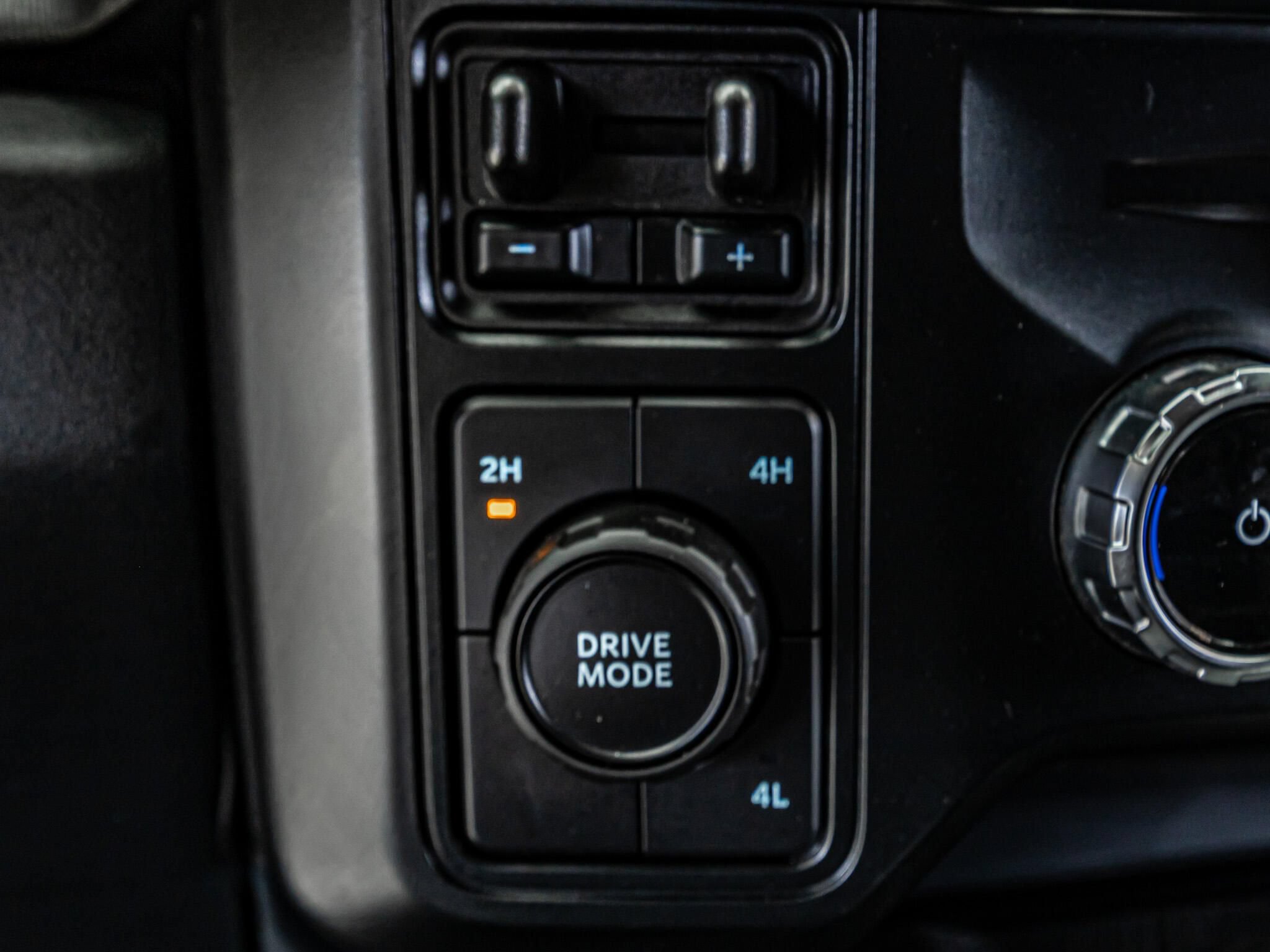 Used 2025 Ford F450 Platinum AWD/4WD image 21