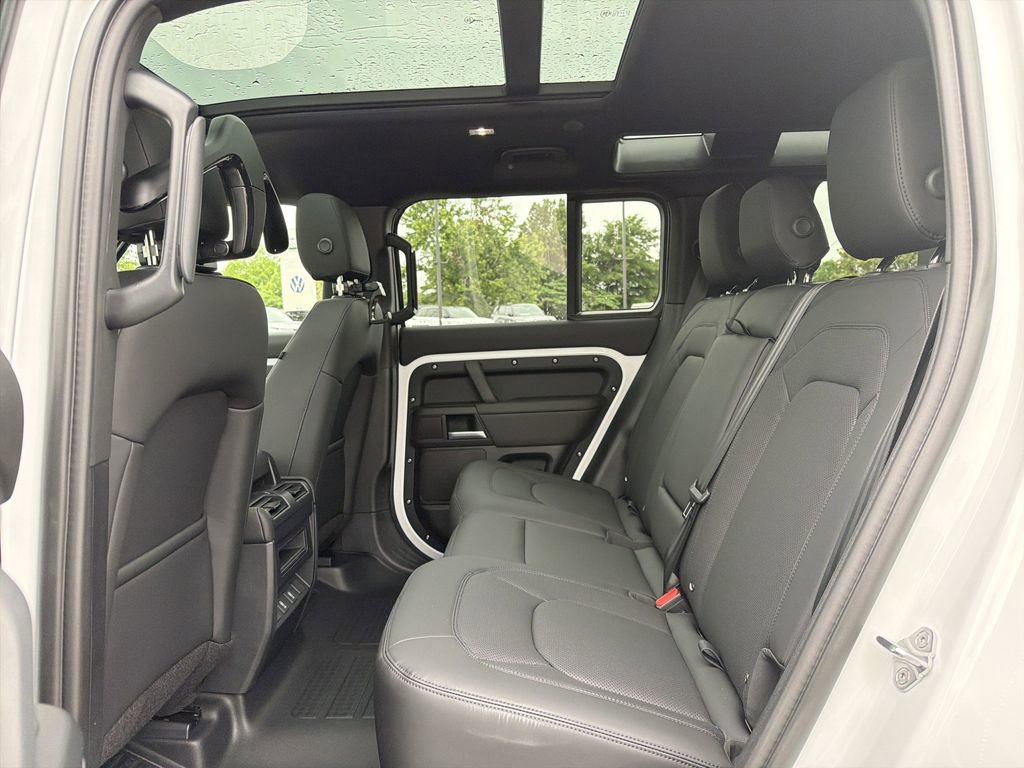 New 2026 Land Rover Defender 110 S AWD/4WD image 5