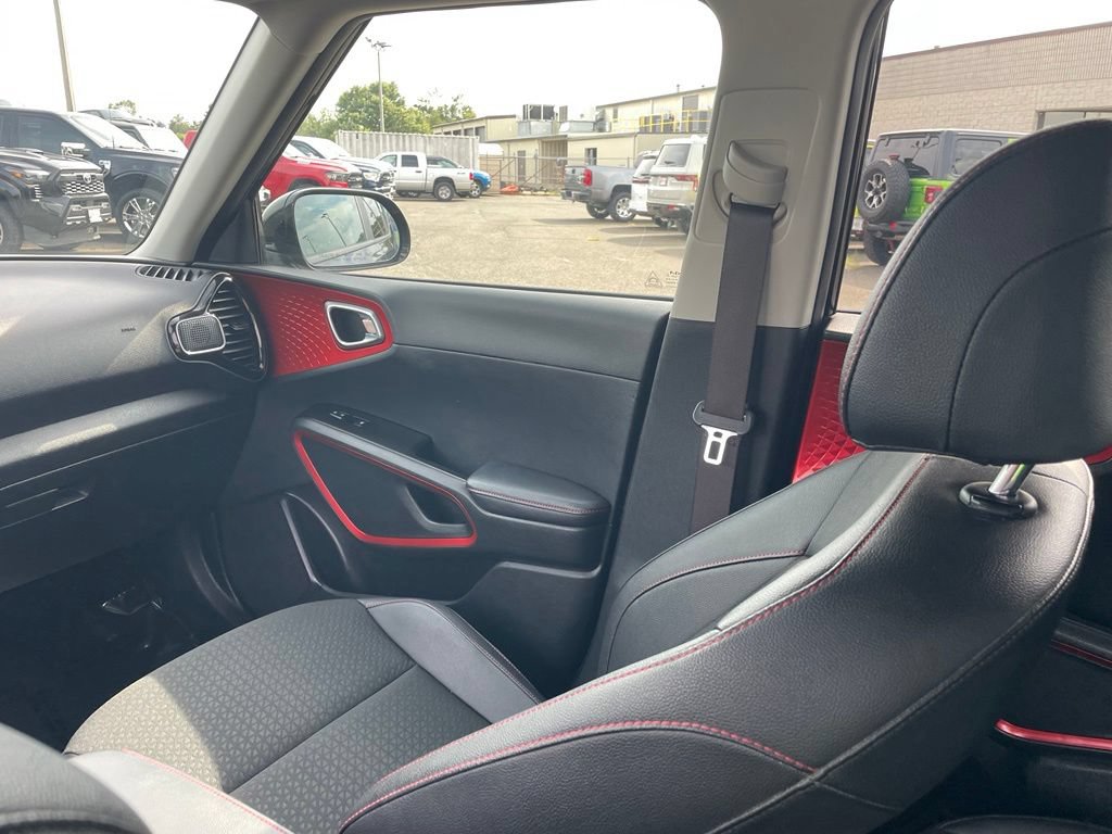 Used 2024 Kia Soul GT-Line FWD image 24