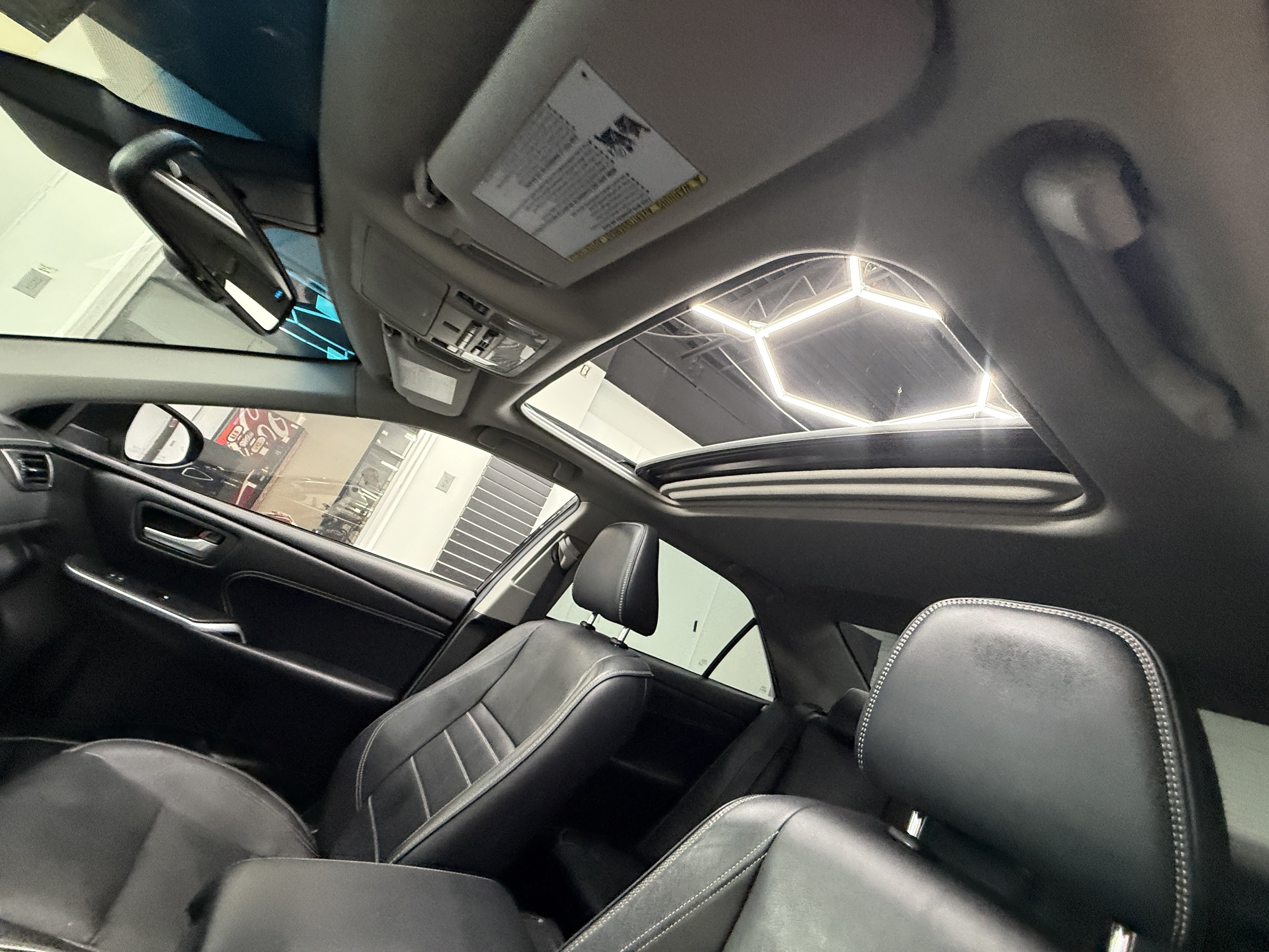 Used 2017 Toyota Camry XLE FWD image 11