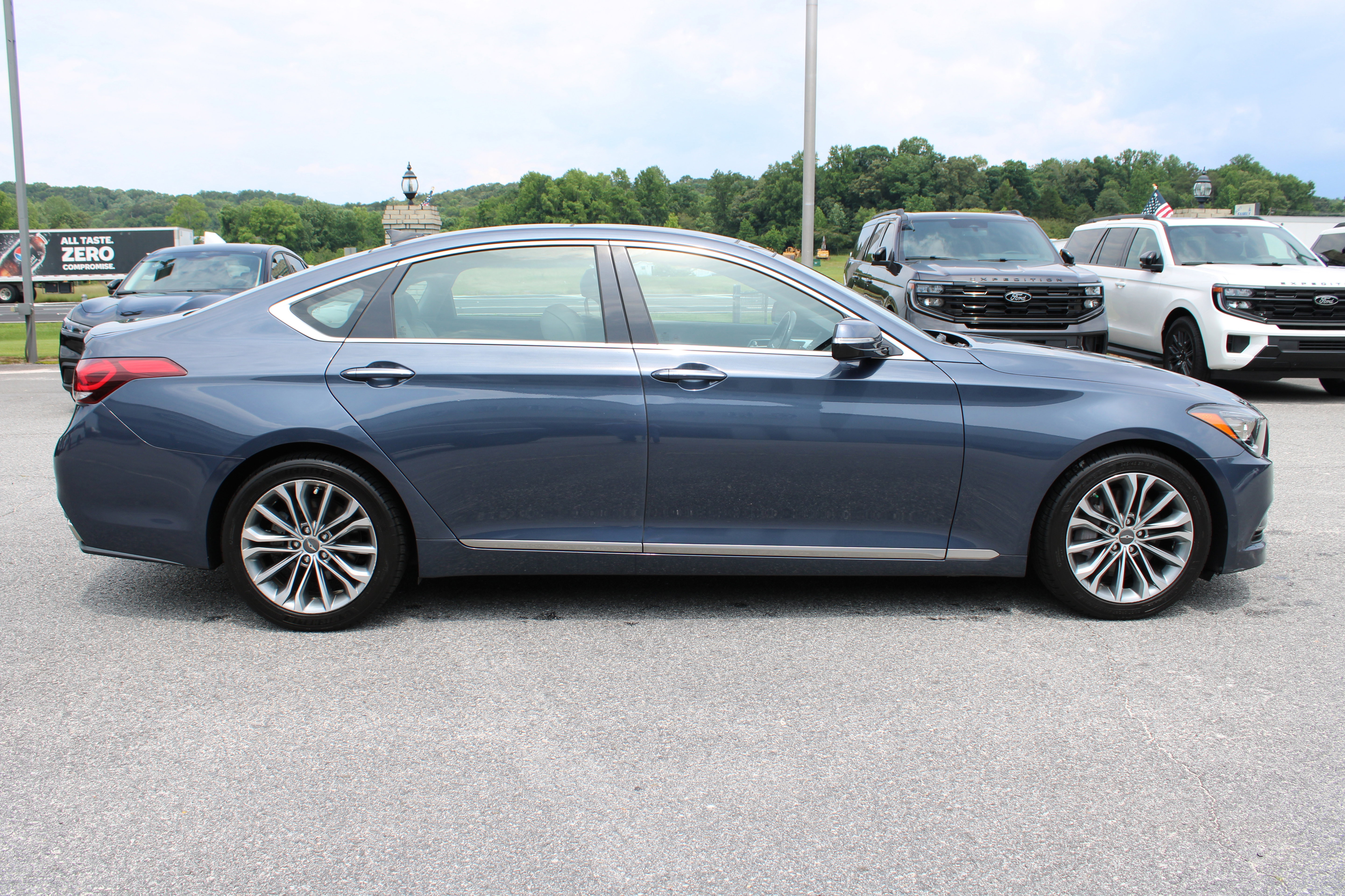 Used 2015 Hyundai Genesis 3.8 w/ Option Group 04 RWD image 5
