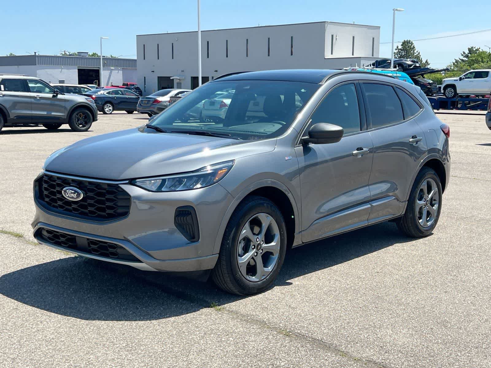 Used 2024 Ford Escape ST-Line w/ Tech Pack #1 AWD/4WD image 4