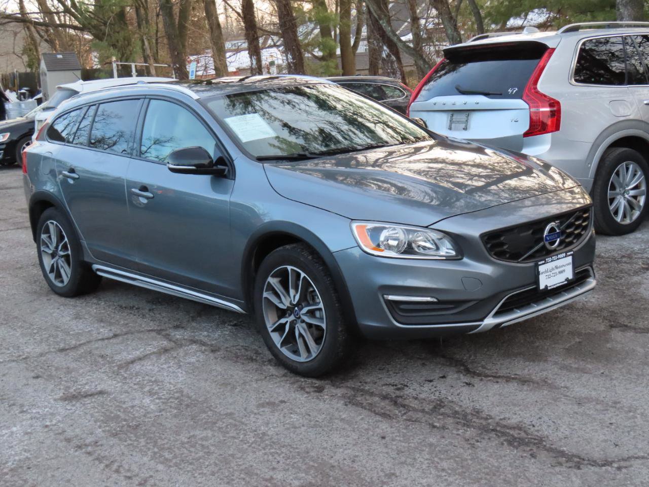 Used 2017 Volvo V60 T5 Cross Country w/ Climate Package image 7