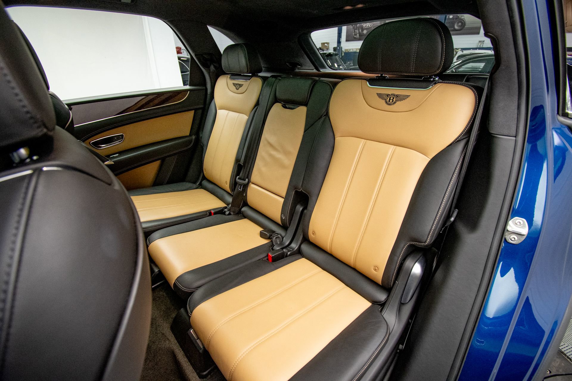 Used 2018 Bentley Bentayga Activity image 24