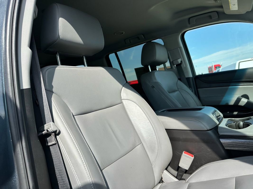 Used 2019 Chevrolet Suburban LT image 16