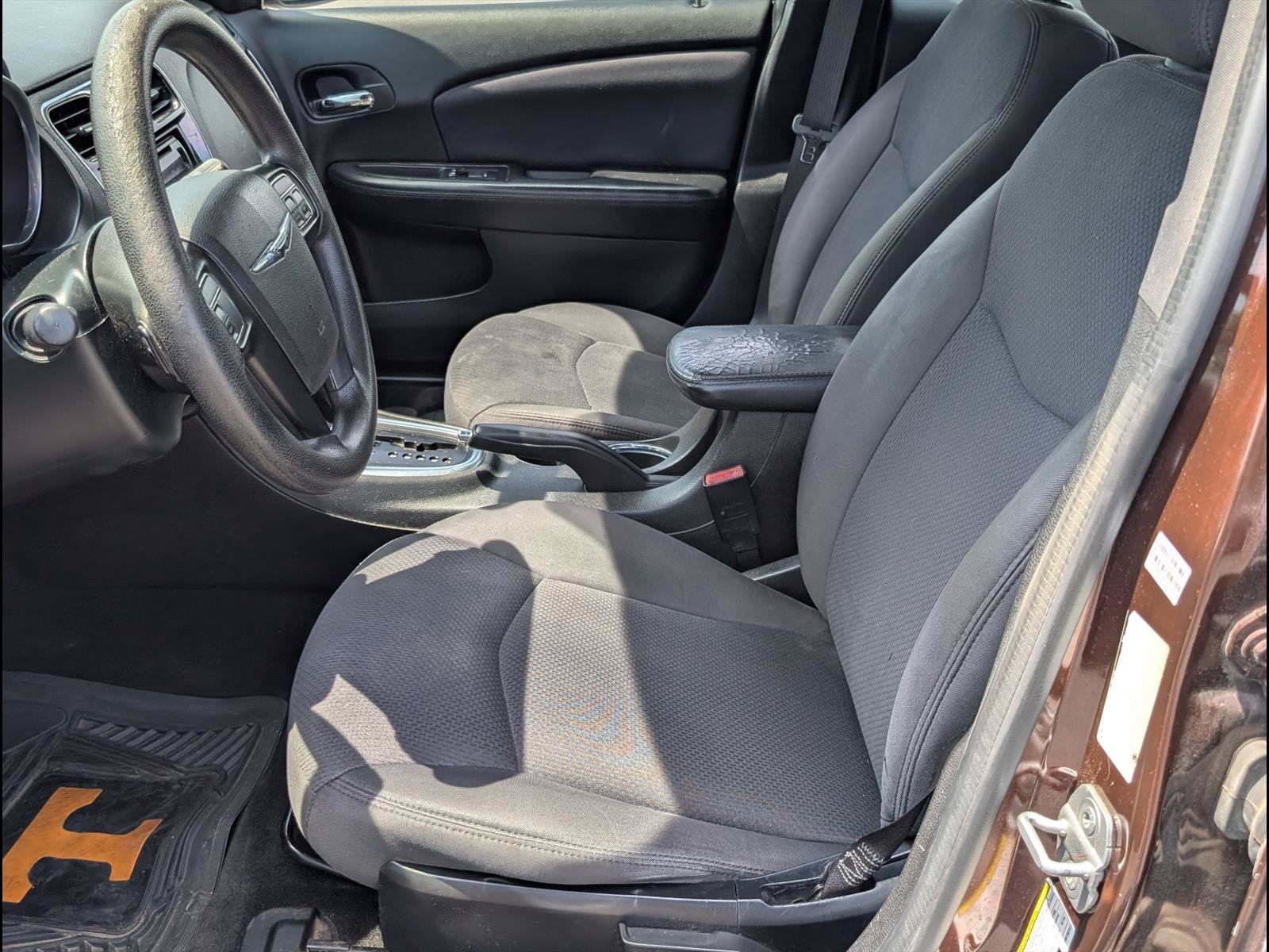 Used 2013 Chrysler 200 LX FWD image 14