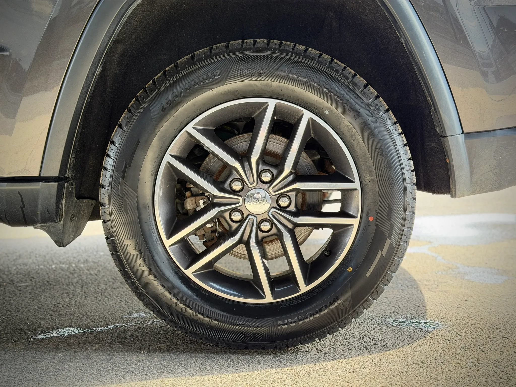 Used 2018 Jeep Grand Cherokee Limited AWD/4WD image 28