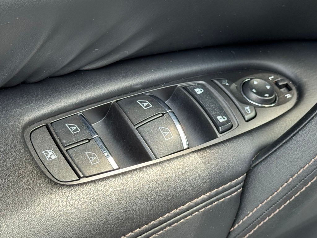 Used 2022 Nissan Armada Platinum w/ Captain's Chairs Package RWD image 21