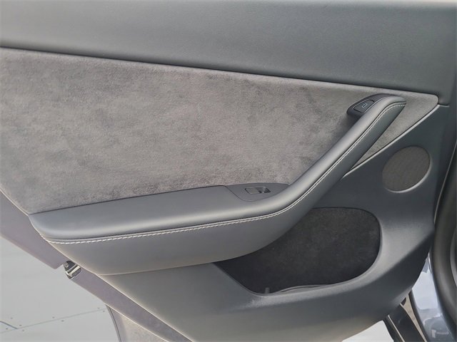 Used 2023 Tesla Model Y Long Range image 18