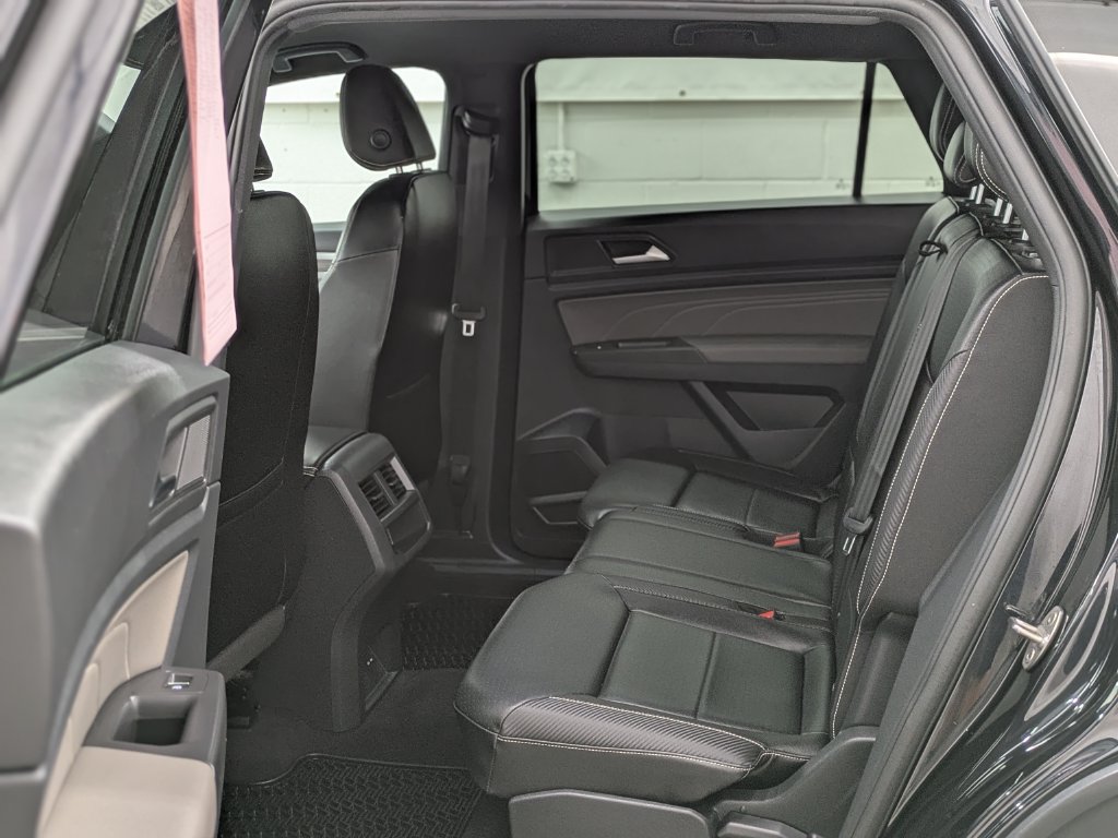 Used 2022 Volkswagen Atlas Cross Sport SE AWD/4WD image 32