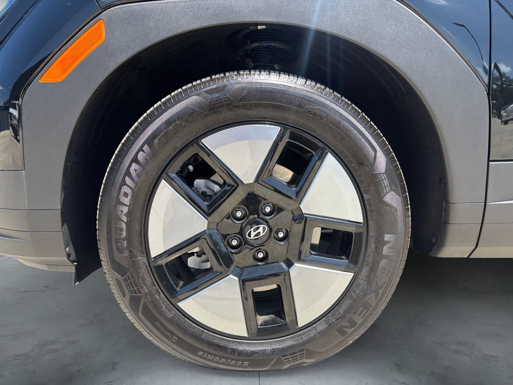 Used 2025 Hyundai Santa Fe SEL FWD image 15