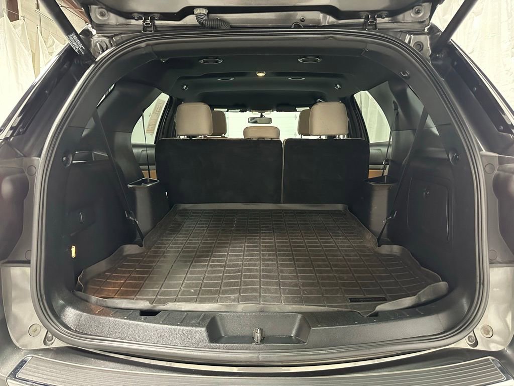 Used 2018 Ford Explorer XLT w/ Equipment Group 201A AWD/4WD image 42