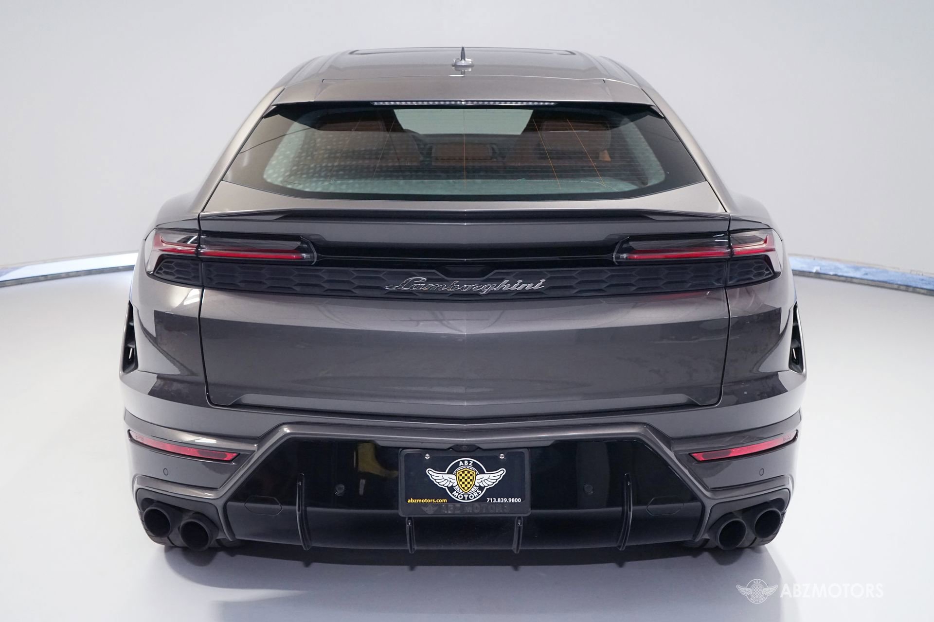 Used 2025 Lamborghini Urus SE image 8