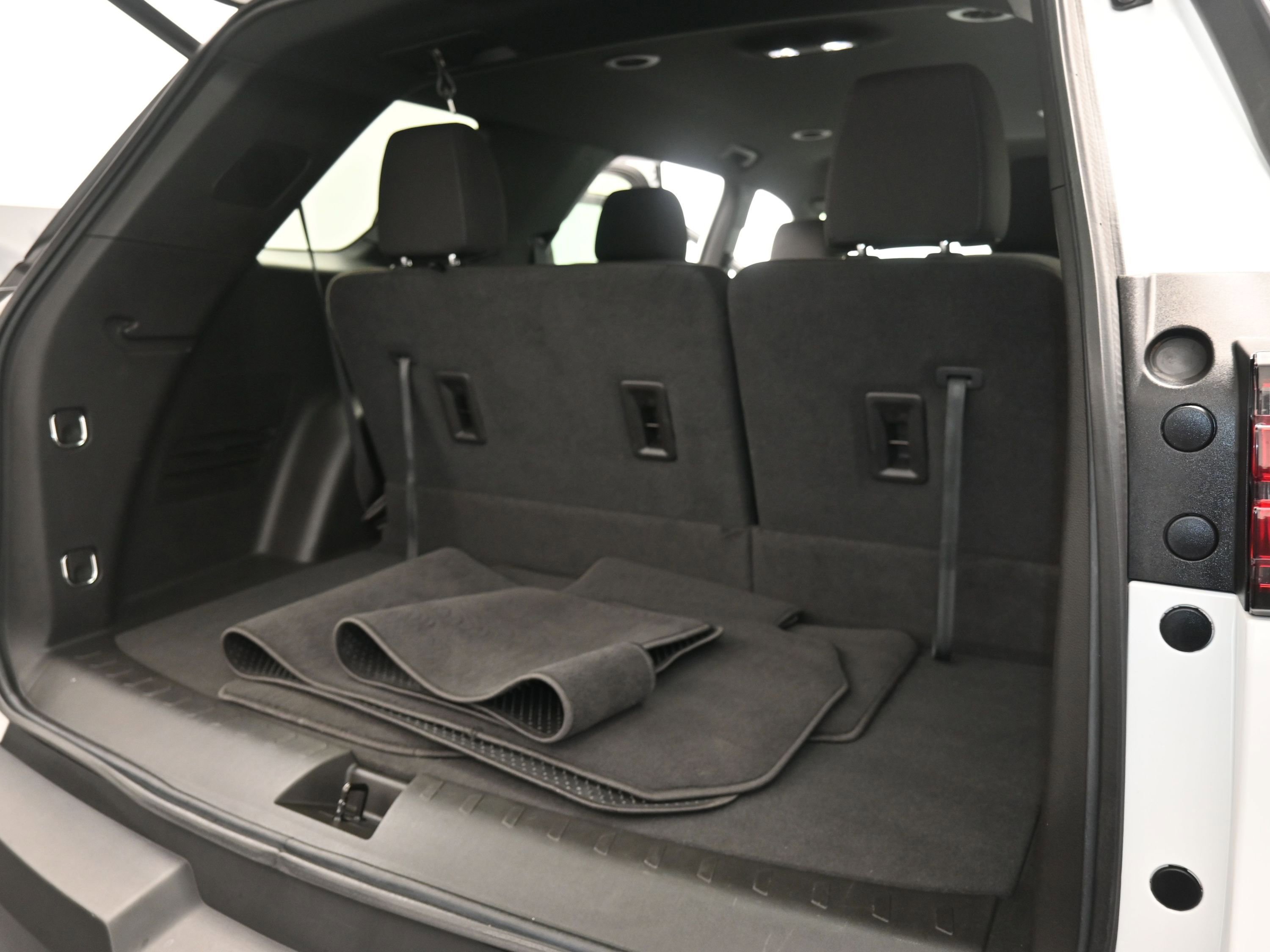 Used 2023 Chevrolet Traverse LT image 22