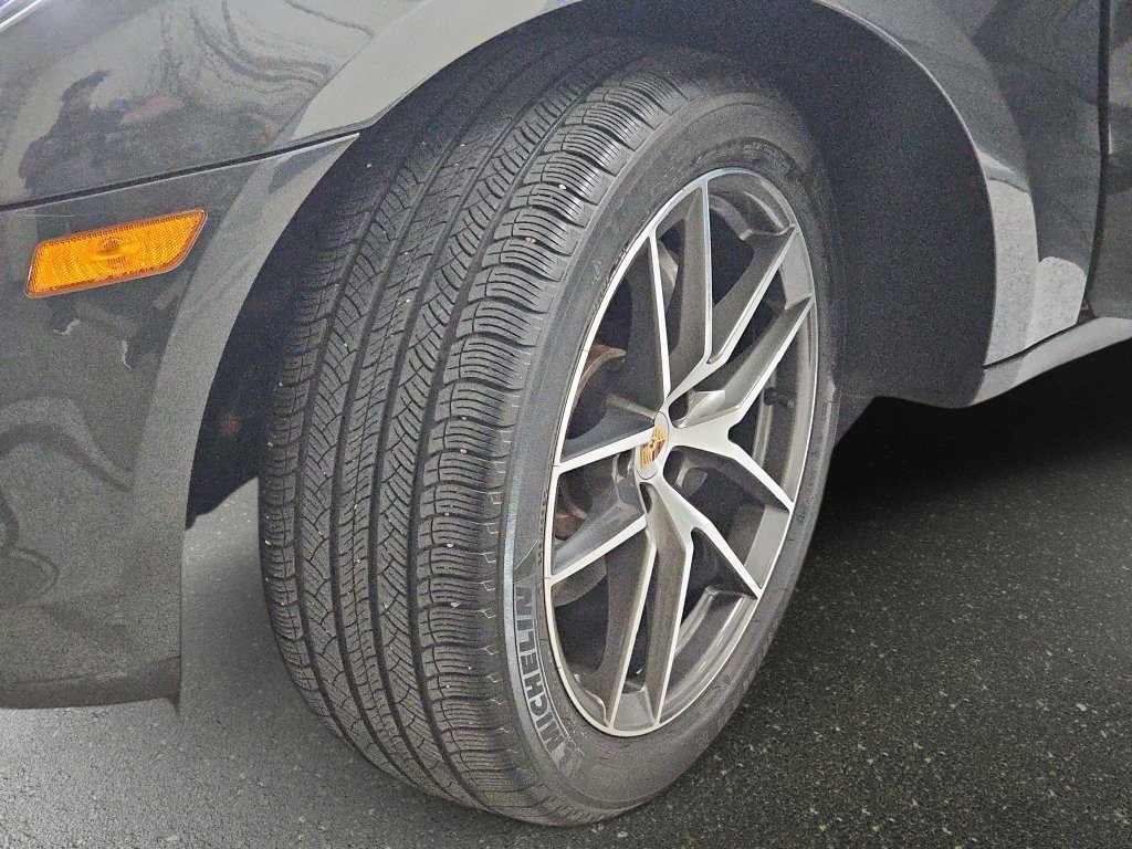 Used 2023 Porsche Macan Turbo AWD/4WD image 35